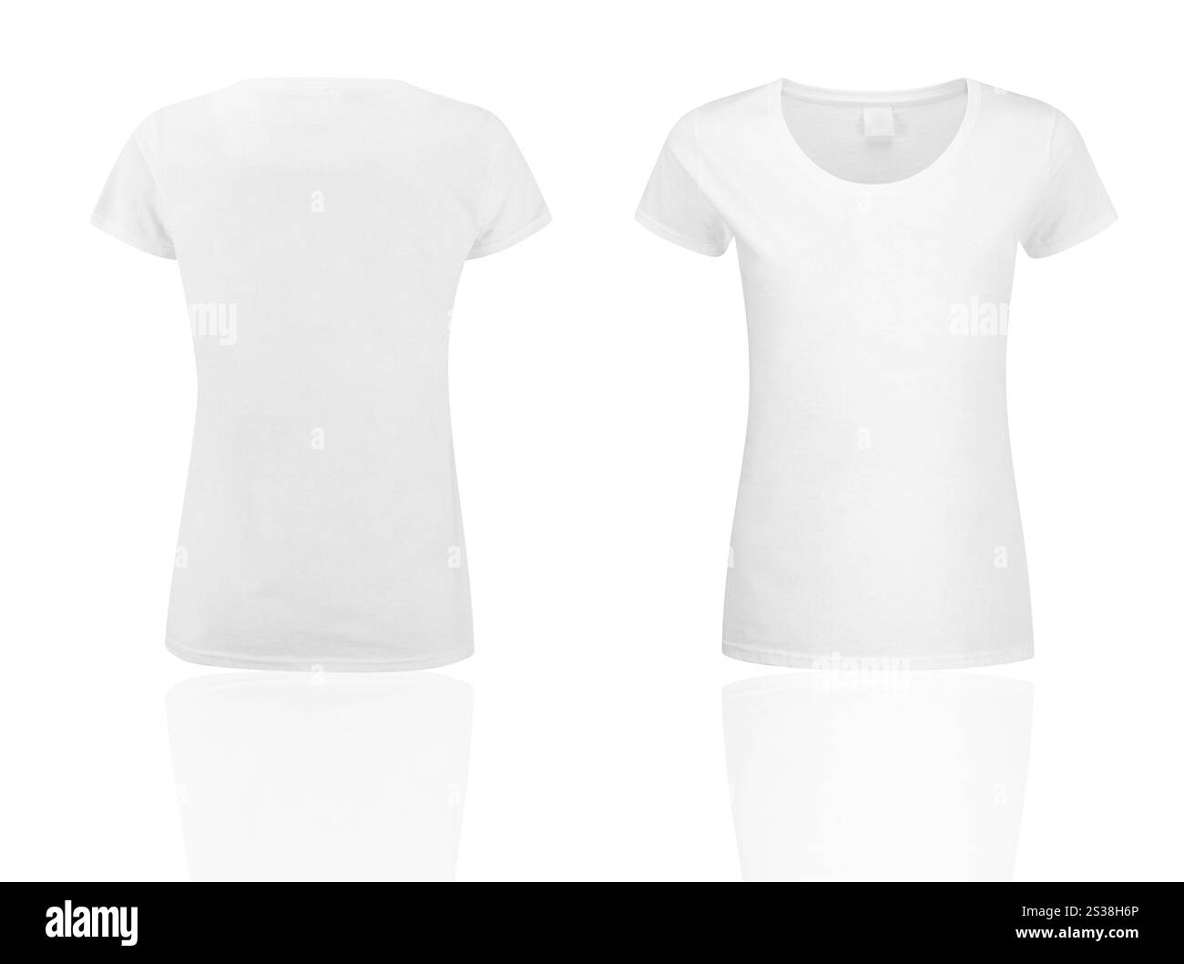 Due T-shirt bianche isolate su sfondo bianco. Due magliette bianche isolate Foto Stock