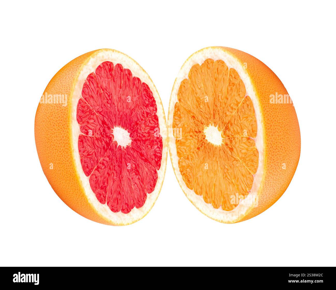 metà pompelmo e arancio isolati su sfondo bianco. metà pompelmo e arancia Foto Stock