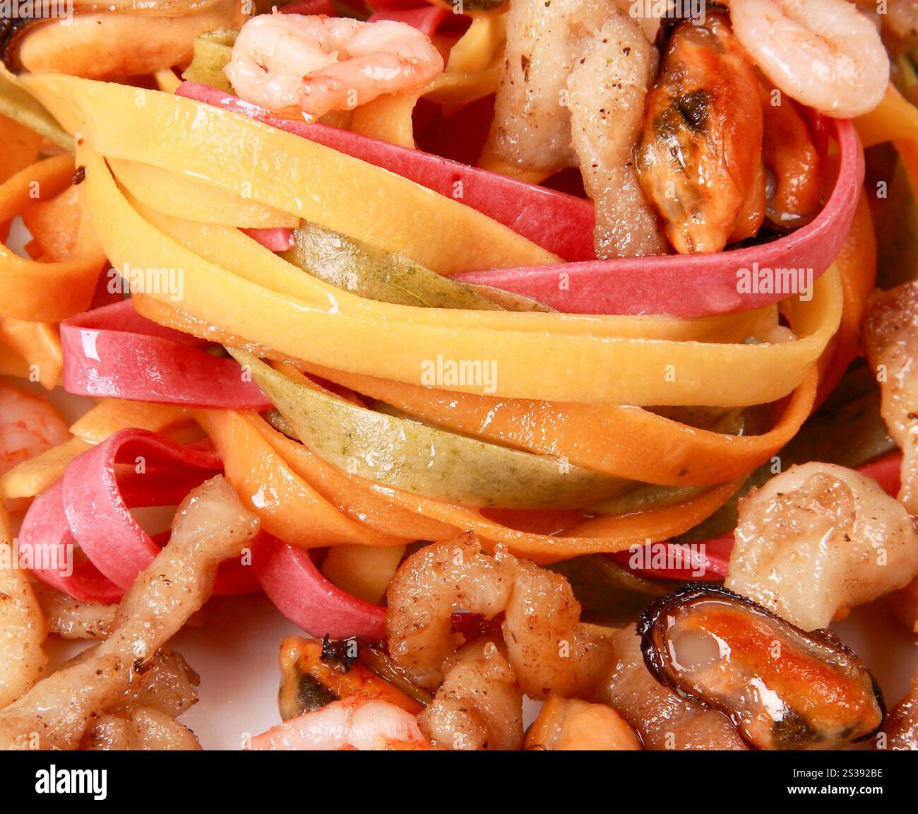 Cucina italiana. Pasta con salsa di carne. Cucina italiana Foto Stock