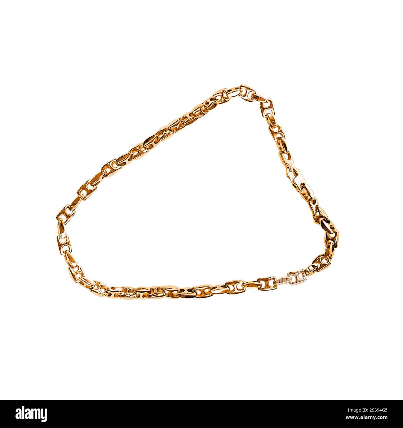 Catena dorata isolata su sfondo bianco Foto Stock