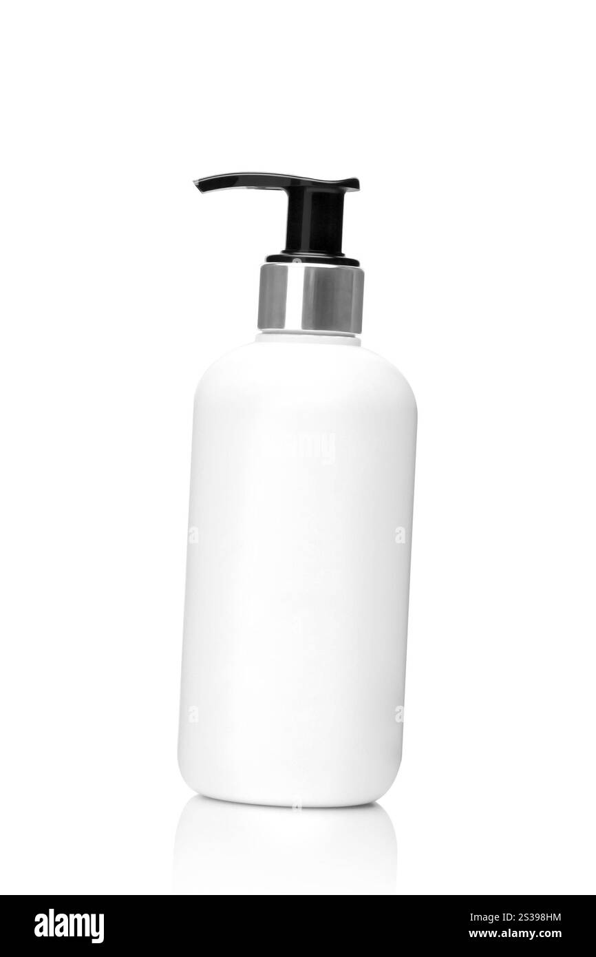 contenitore cosmetico con pompa nera isolata su sfondo bianco. contenitore cosmetico con pompa nera Foto Stock