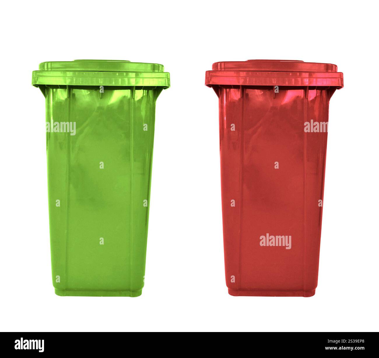 contenitori per rifiuti in plastica isolati su sfondo bianco. contenitori per rifiuti in plastica isolati Foto Stock