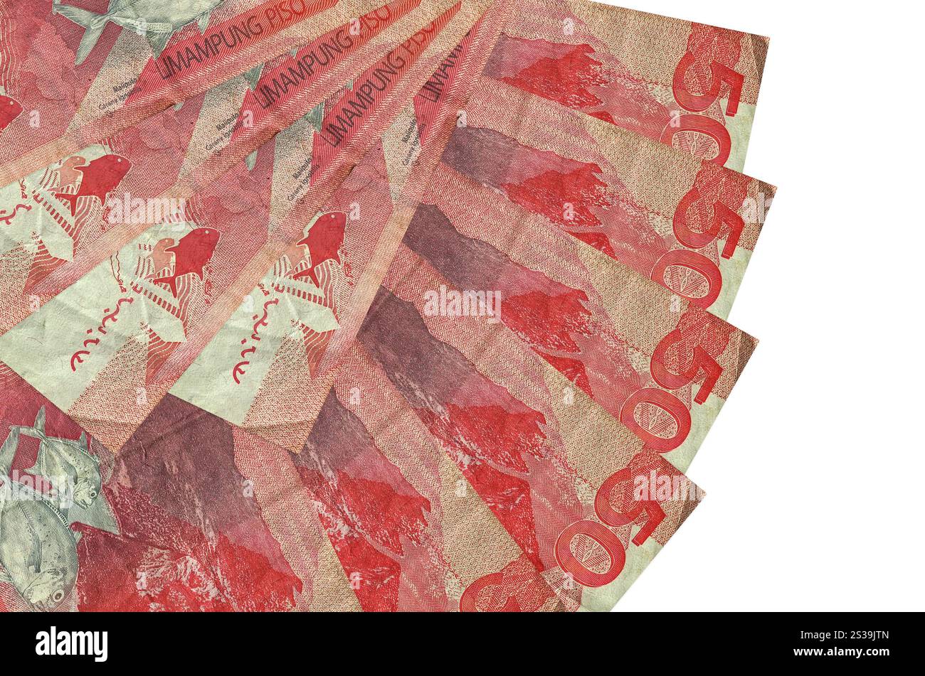50 banconote in piso delle Filippine sono isolate su sfondo bianco con spazio di copia impilato in primo piano a forma di ventaglio. Concetto di transazioni finanziarie. 50 Foto Stock
