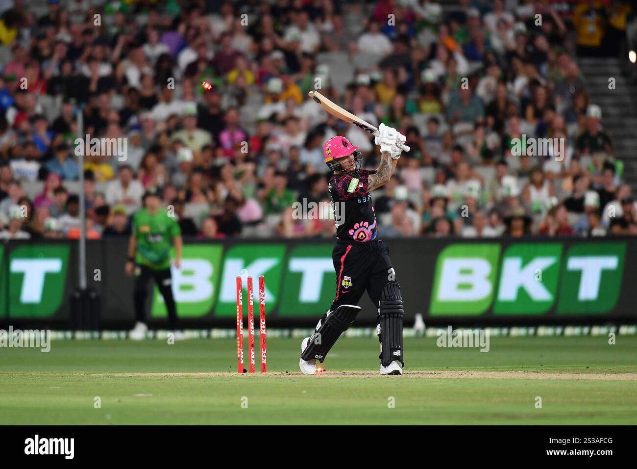 MELBOURNE, AUSTRALIA. 9 gennaio 2025. Josh Philippe dei Sydney Sixers viene sconfitto da Mark Steketee nel 3° over degli inning dei Sixers durante la Big Bash League, Melbourne Stars vs Sydney Sixers al Melbourne Cricket Ground, Melbourne, Australia il 9 gennaio 2025 Credit: Karl Phillipson/Alamy Live News Foto Stock