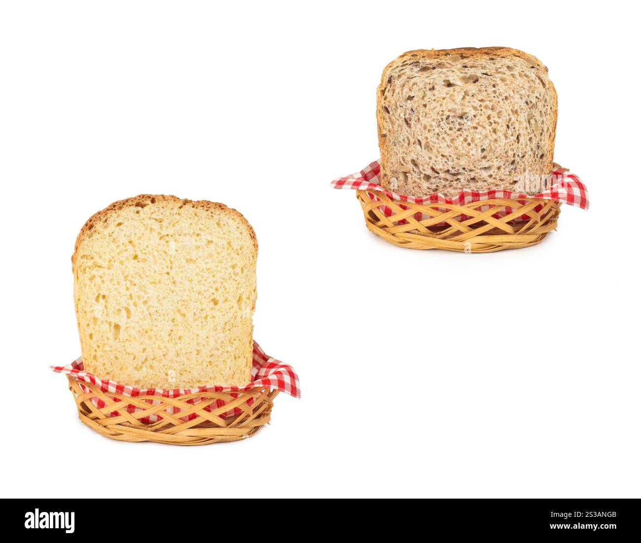 Cestelli con pane isolato su bianco. Cesti con pane Foto Stock