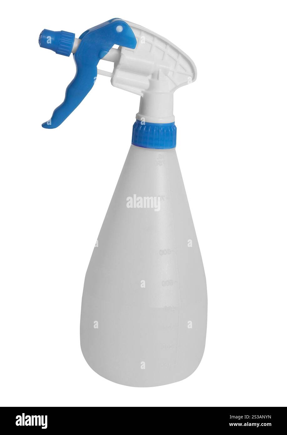 Flacone in plastica con pulitore a pistola spray isolato su sfondo bianco. Flacone in plastica per pulitore a pistola spray Foto Stock