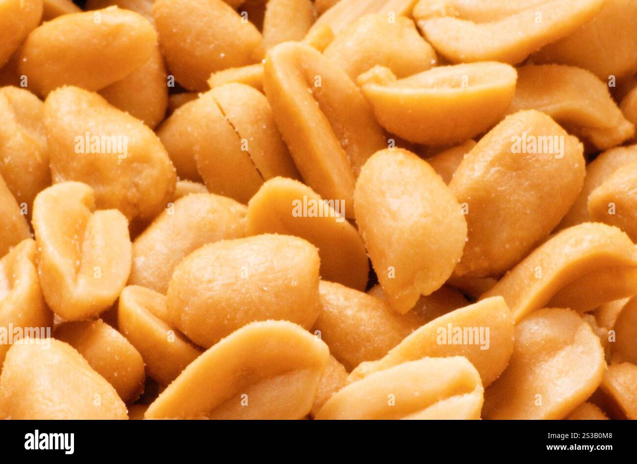 Immagine estremamente ravvicinata dello sfondo delle arachidi. Immagine estremamente ravvicinata delle arachidi Foto Stock