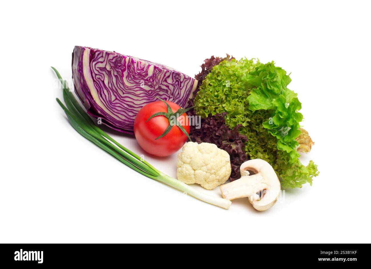 verdure fresche su sfondo bianco. verdure fresche Foto Stock