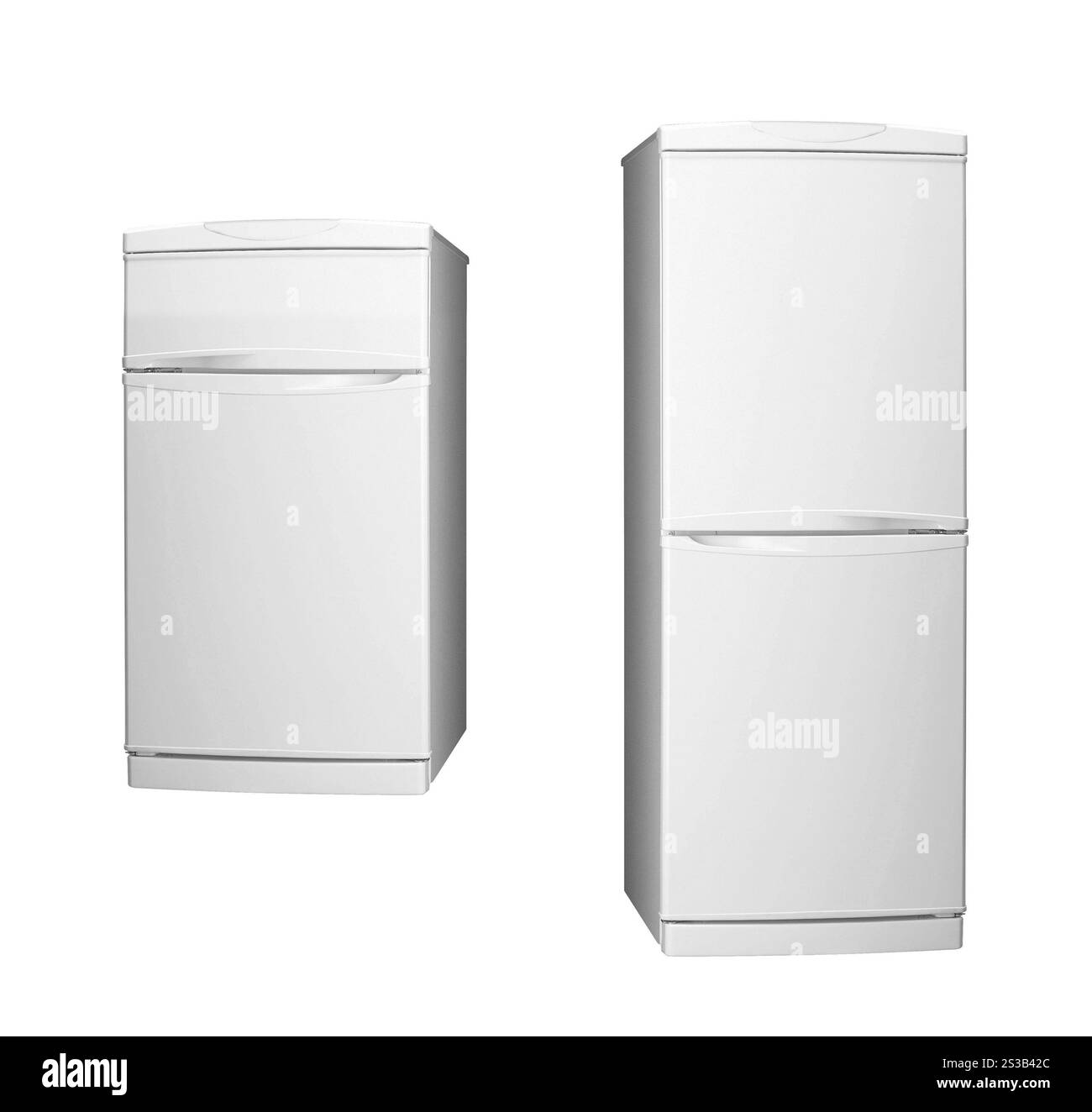 Moderno frigorifero isolato su sfondo bianco. Frigorifero grande e piccolo isolato Foto Stock