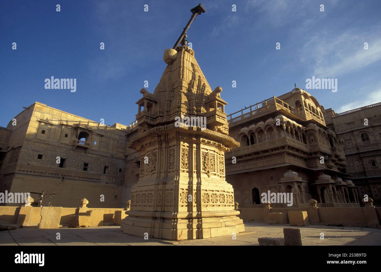 Il Tempio Giainista nel forte Jaisalmer nella città di Jaisalmer nella provincia del Rajasthan in India. India, Jaisalmer, gennaio 1998. INDIA Foto Stock