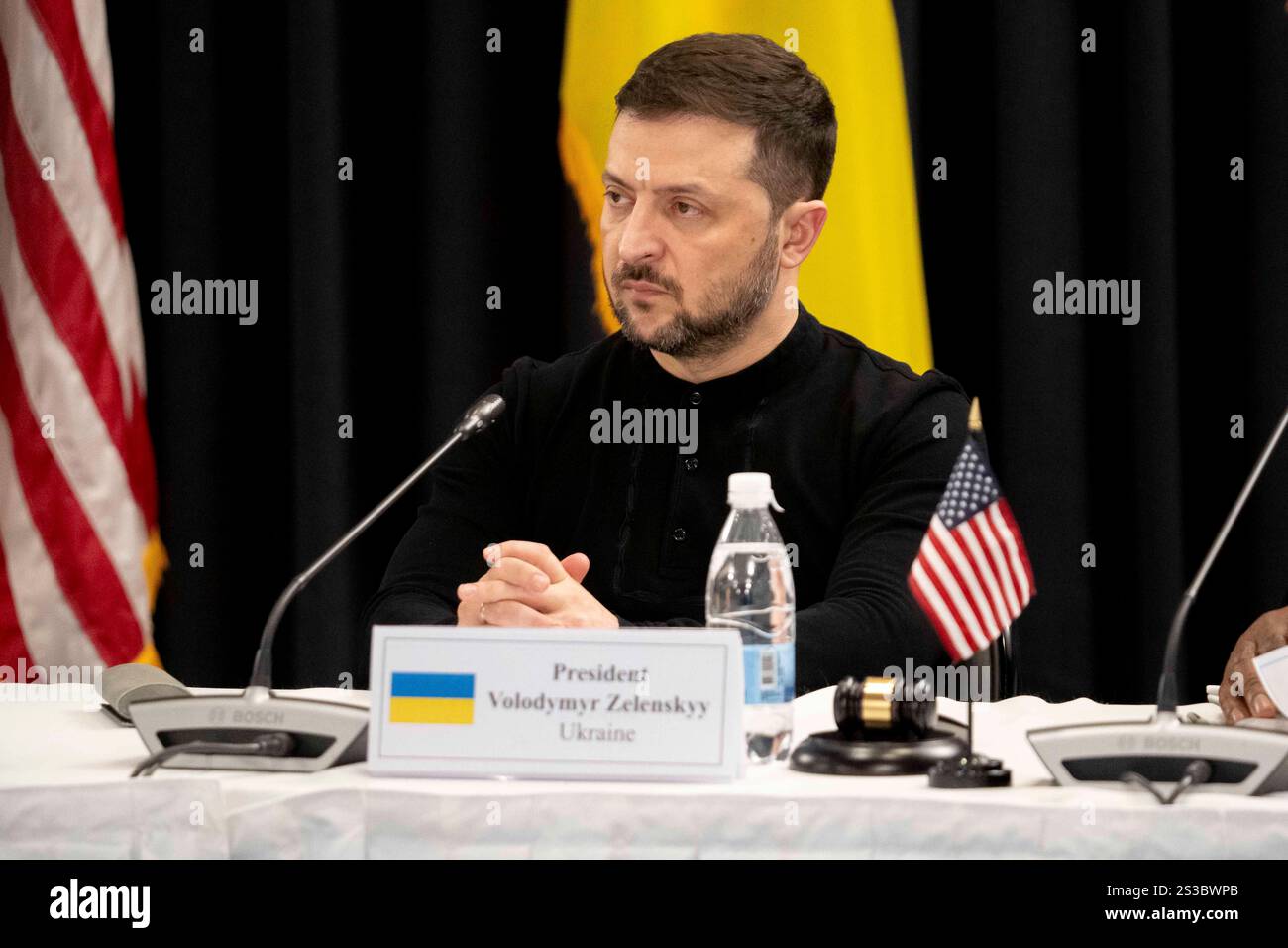 9 gennaio, Ramstein Air base, Germania. VOLODYMYR ZELENSKY all'incontro del gruppo di contatto per la difesa dell'Ucraina (UDCG) alla base aerea di Ramstein. Crediti: Andreas Stroh/Alamy Live News Foto Stock