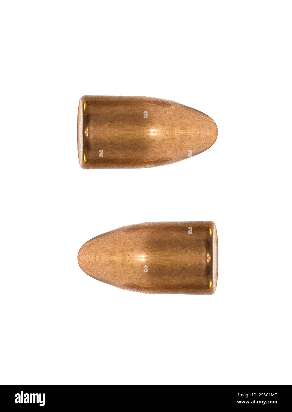 Proiettili da 9 mm isolati su sfondo bianco. Proiettili Foto Stock
