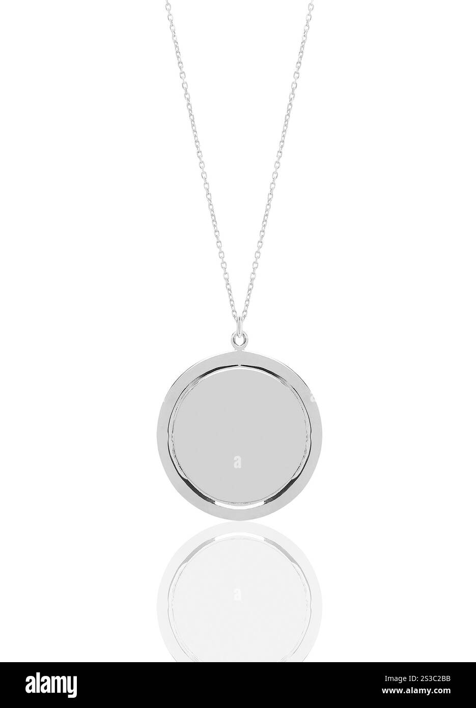 Lampada a sospensione in metallo vintage isolata su sfondo bianco. Lampada a sospensione in metallo vintage isolata Foto Stock