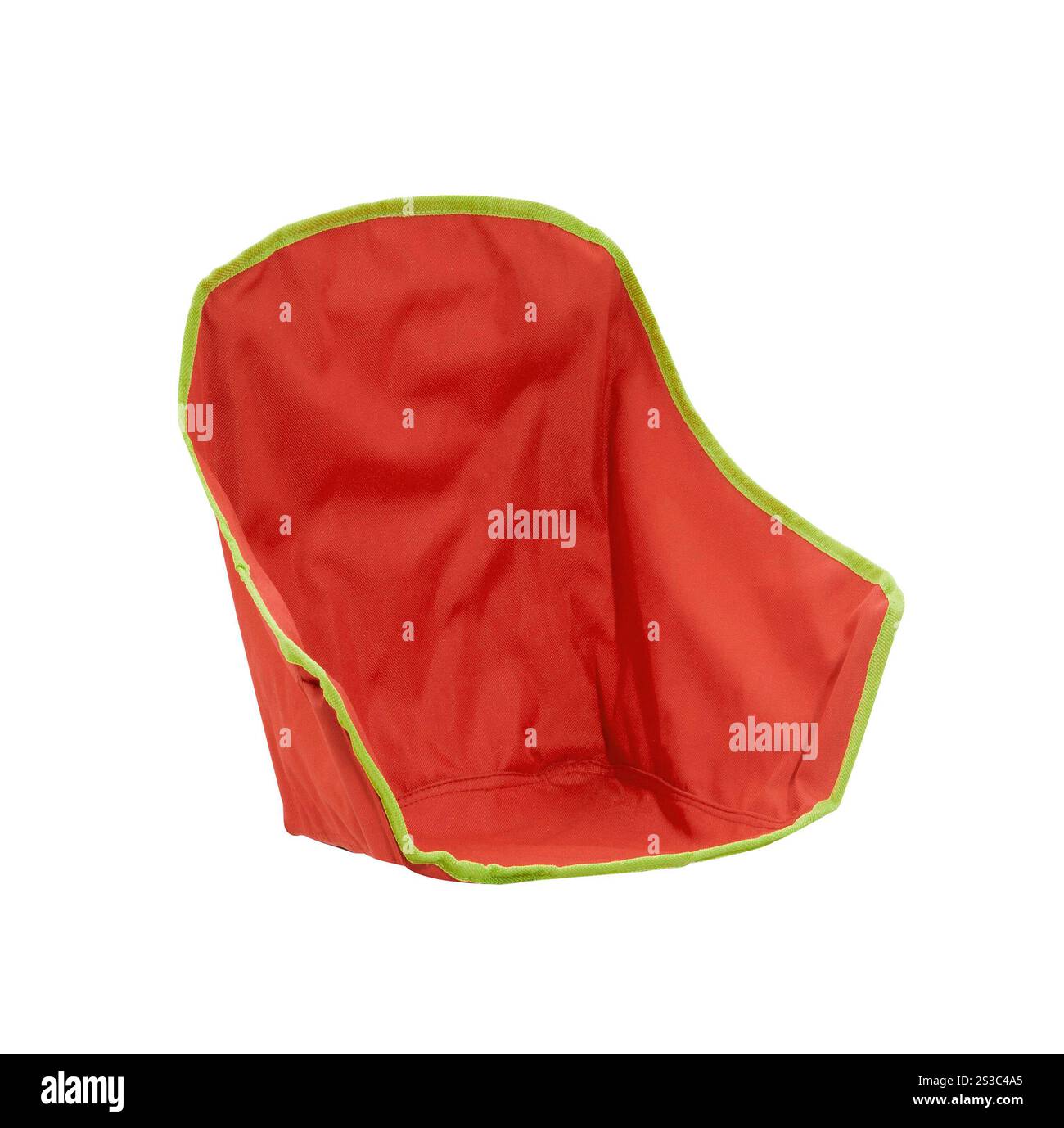 Sedia da campo pieghevole rossa isolata. Sedia da campo pieghevole blu isolata Foto Stock