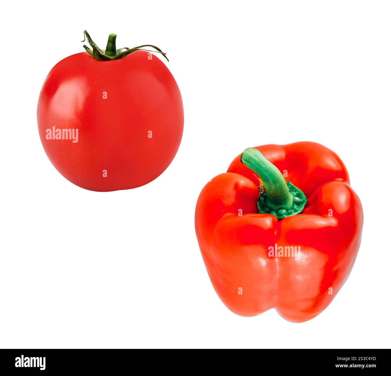 tomatoe rosso fresco e peper isolati su sfondo bianco. pomodoro rosso fresco e peper Foto Stock