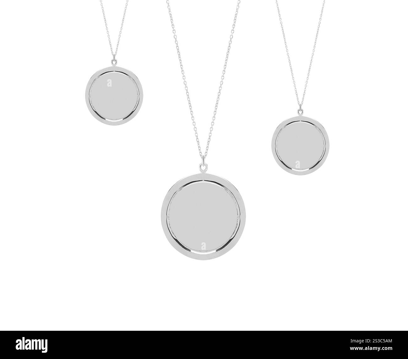 Ciondoli vintage in metallo isolati su sfondo bianco Foto Stock