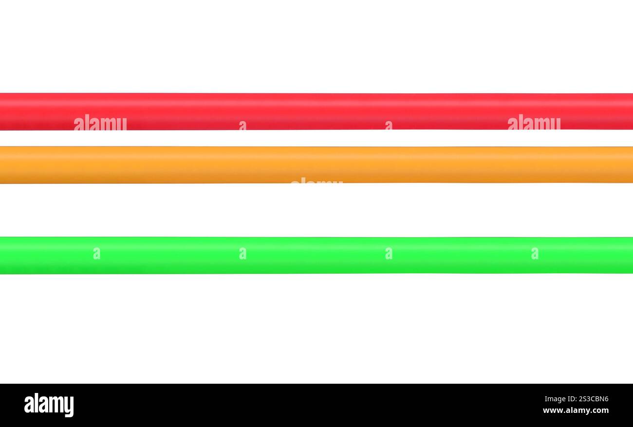 cannucce colorate isolate su bianco Foto Stock