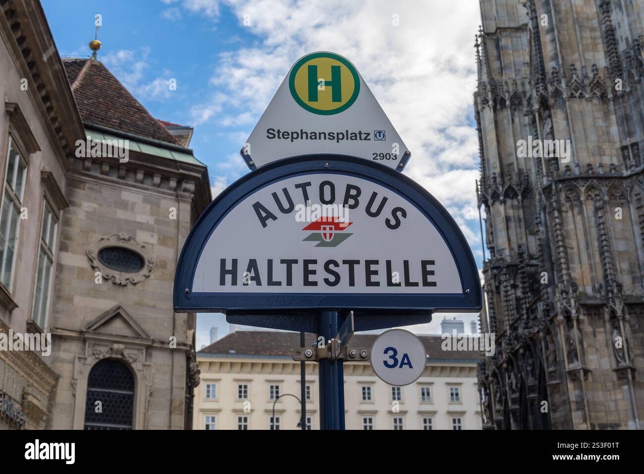 Fermata dell'autobus a Stephansplatz, Vienna, Austria Foto Stock