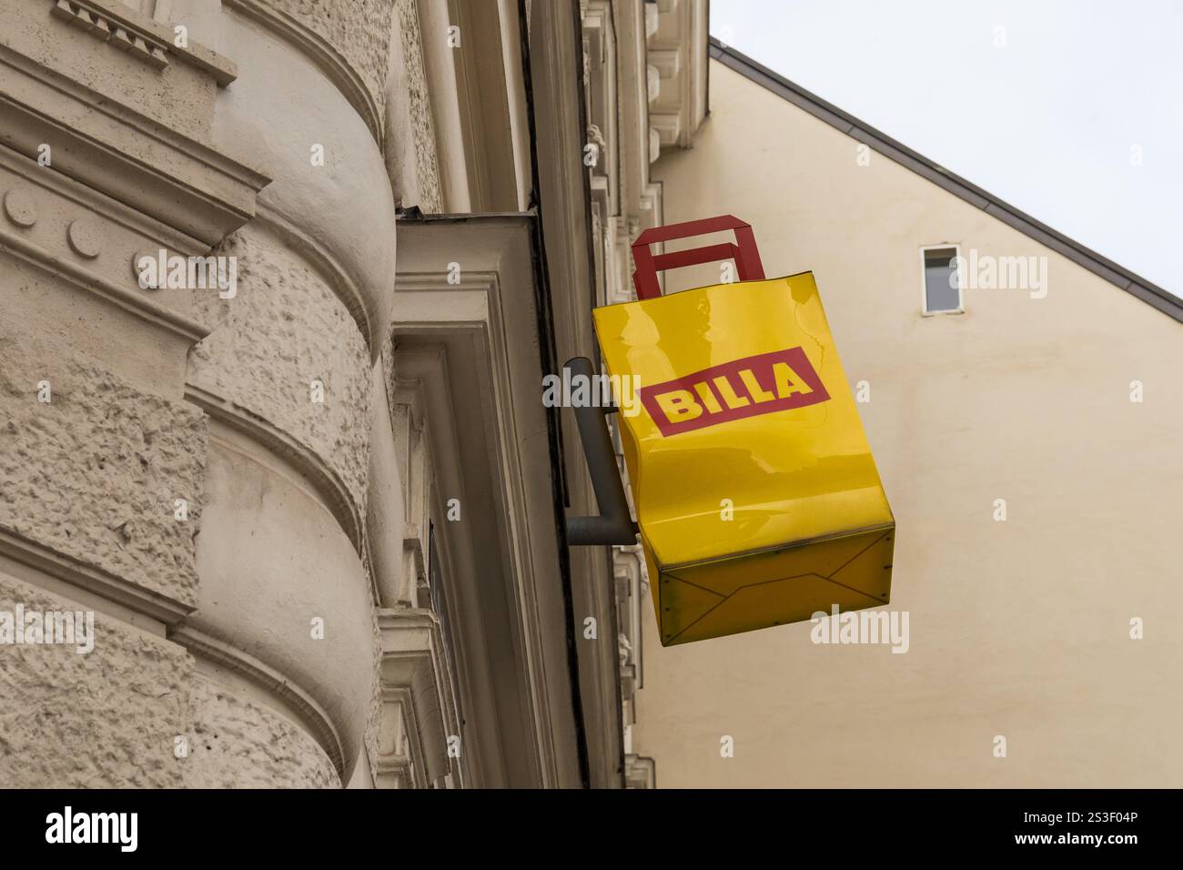Cartello della catena di supermercati Billa a Vienna, Austria Foto Stock
