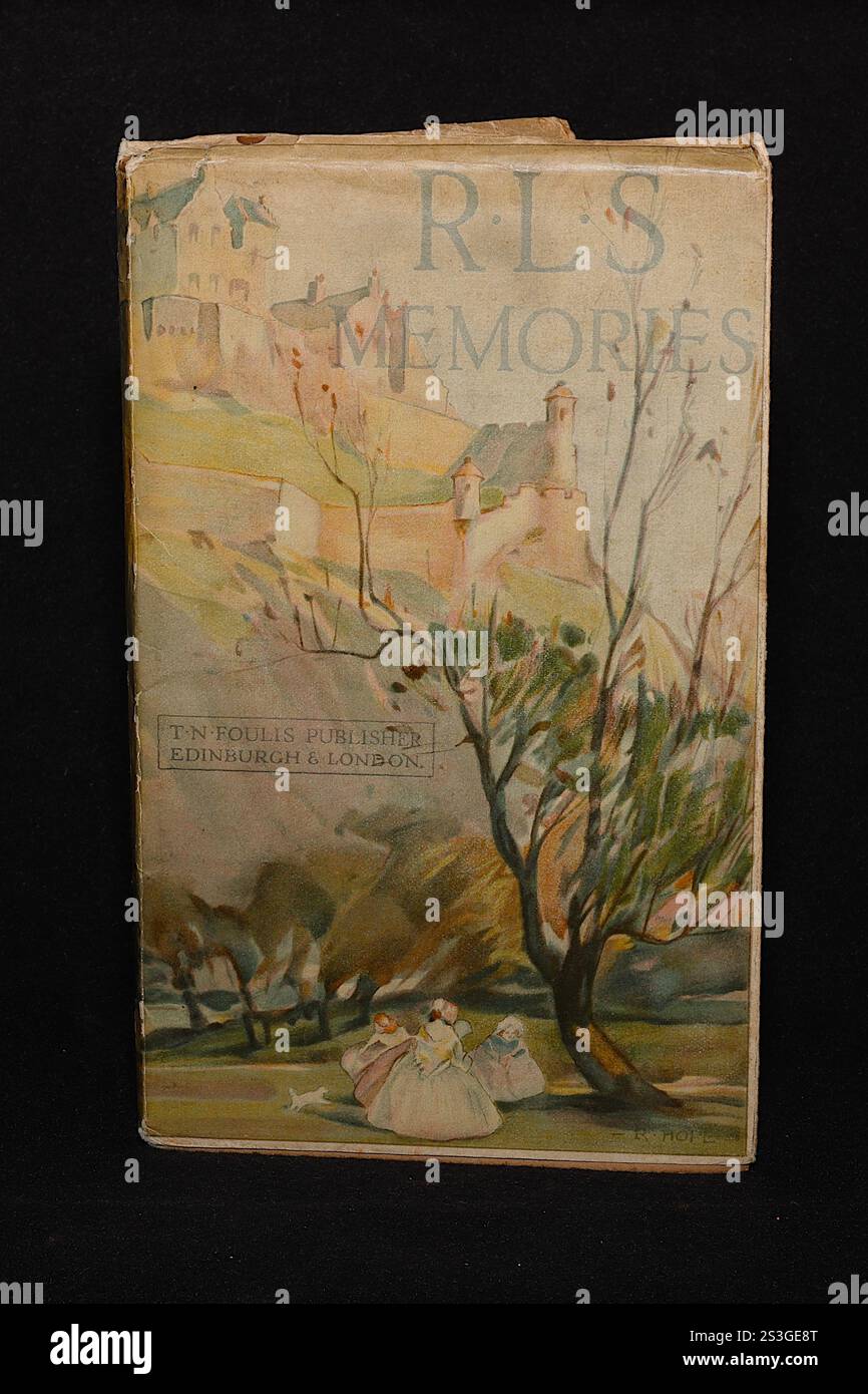 Libro antiquario: R.L.S. Memories, 1912 T.N. Foulis biografia di Robert Louis Stephenson. Rilegatura: Coperture per schede semirigide con rivestimento antipolvere. Foto Stock
