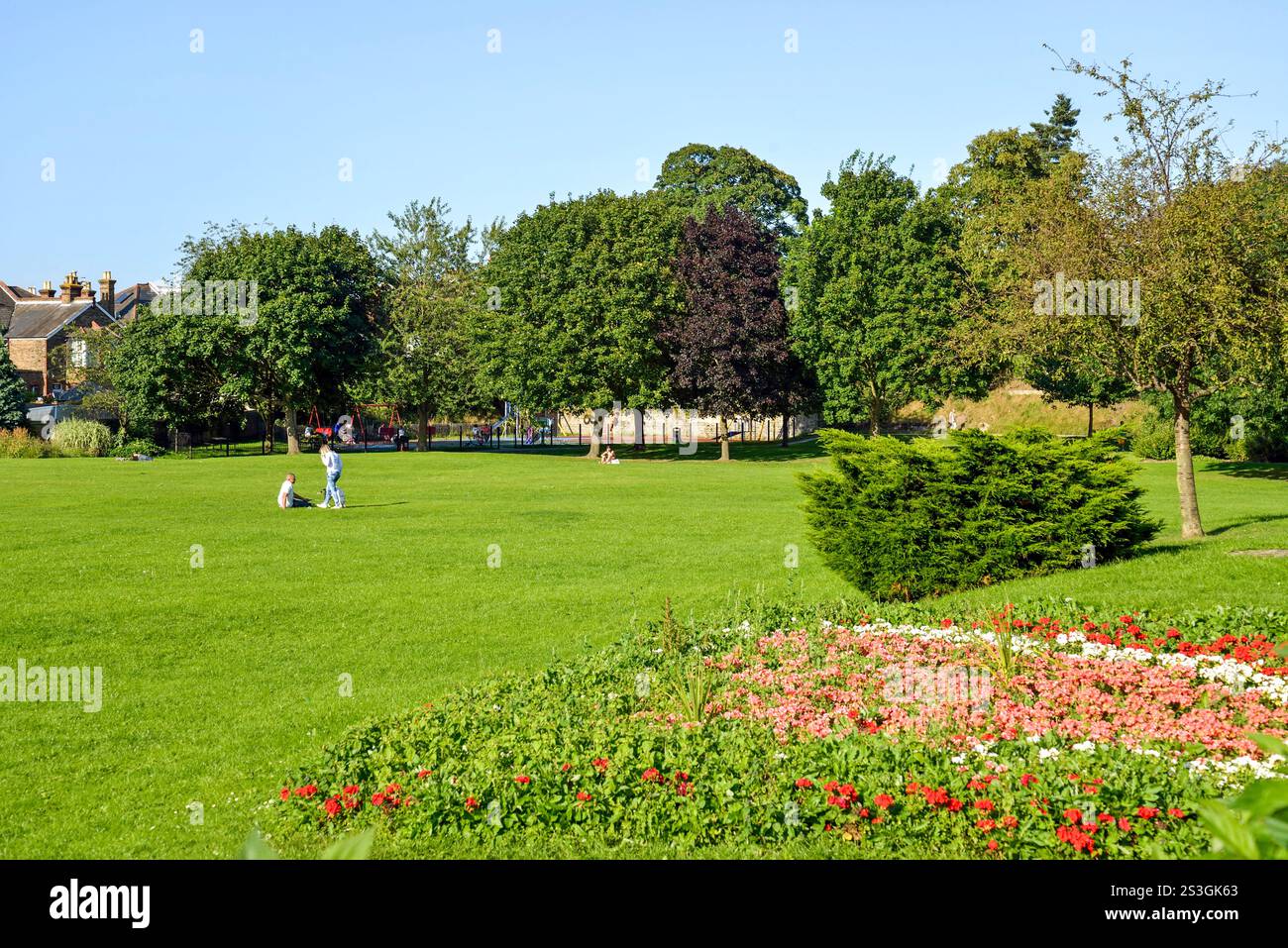 Redhill Memorial Park, Redhill Surrey, Inghilterra, Regno Unito Foto Stock Redhill Memorial Park, Redhill Surrey, Inghilterra, Regno Unito Foto Stock
