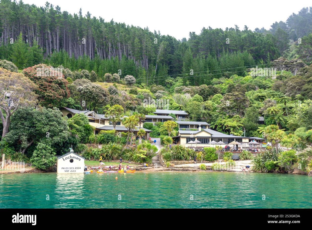 Lochmara Lodge, Lochmara Bay, Queen Charlotte Sound, Marlborough Sounds, Marlborough Region, isola del Sud, nuova Zelanda Foto Stock