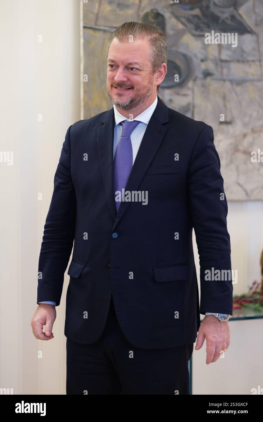 Isabel Diaz Ayuso, tiene un incontro con il presidente del Comitato Paralimpico Internazionale, Andrew Parsons, presso la Real Casa de Correos, il 9 dicembre 2024, a Madrid, Spagna, con: Andrew Parsons dove: Madrid, Spagna quando: 09 dicembre 2024 credito: Oscar Gonzalez/WENN Foto Stock