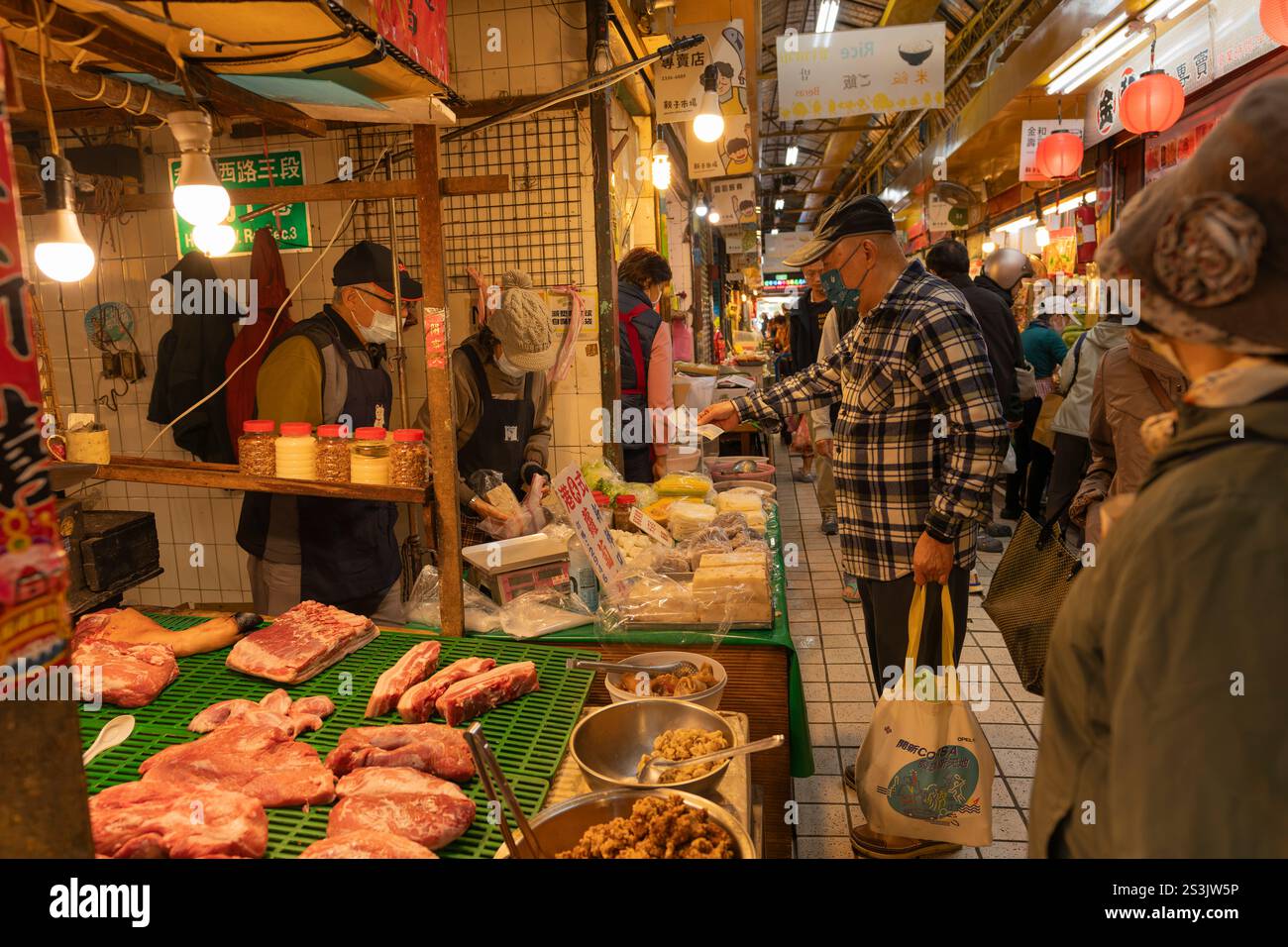 Mercato tradizionale di Taiwan, banco di maiale, mercato di Dongsanshui Street Foto Stock