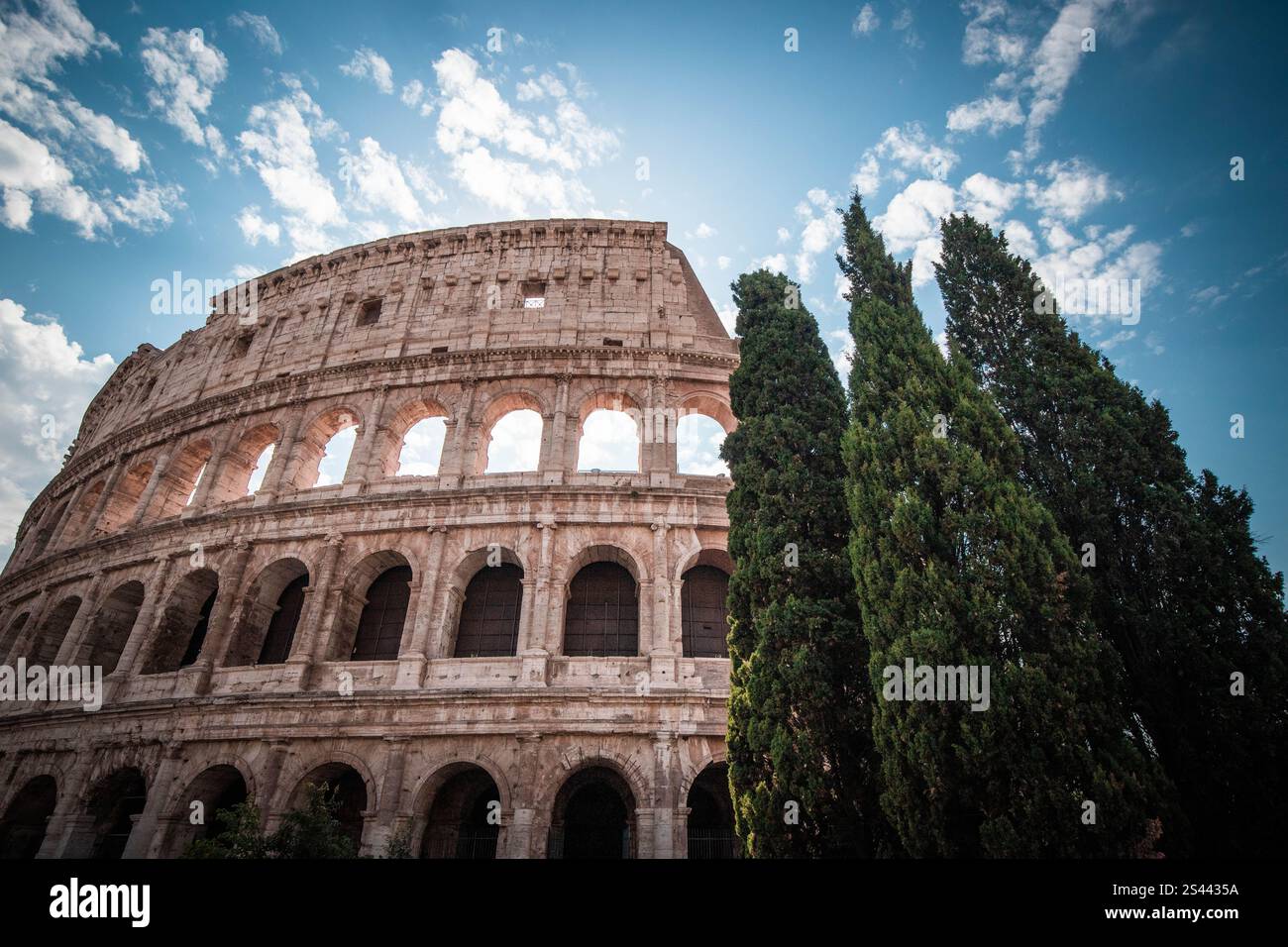Vista dall'esterno del Colosseo Foto Stock