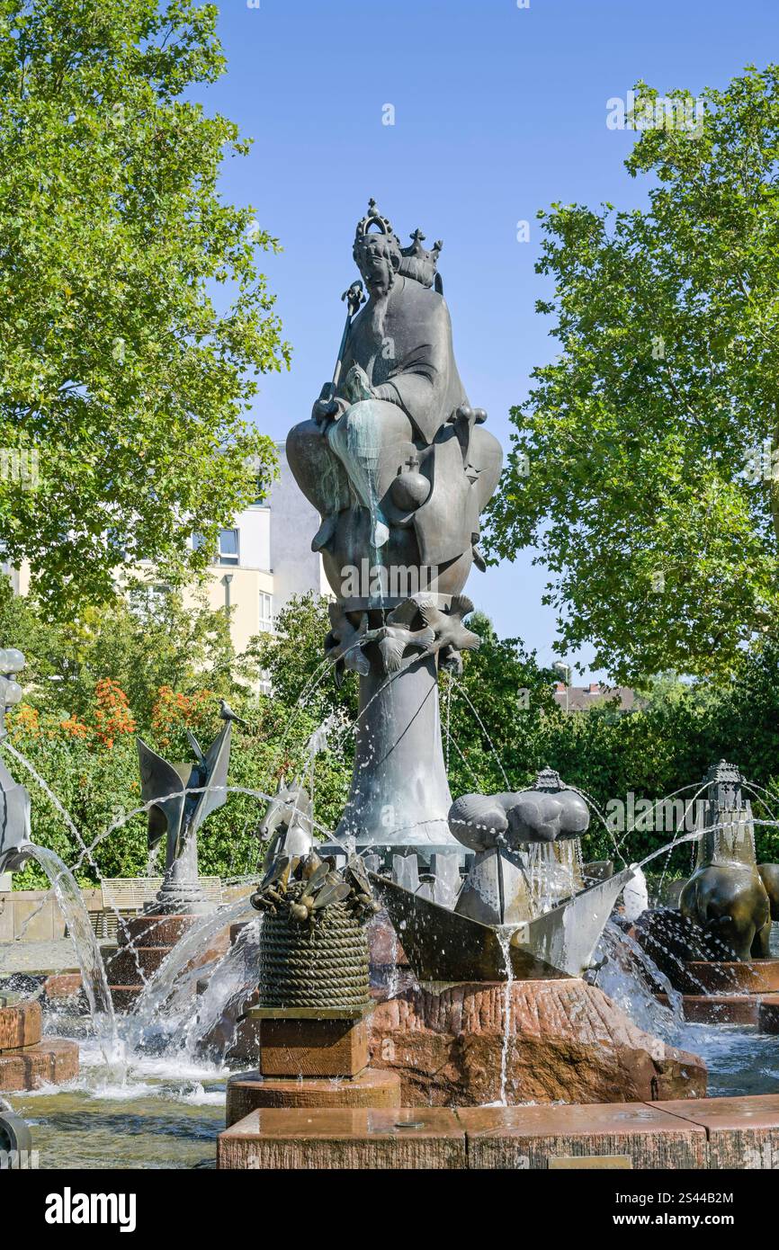 Kaiserbrunnen, Mainzer Tor, Kaiserslautern, Rheinland-Pfalz, Deutschland *** Kaiserbrunnen, Mainzer Tor, Kaiserslautern, Renania-Palatinato, Germania Foto Stock