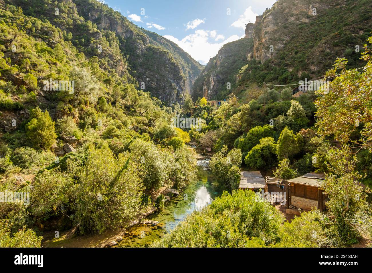 Splendide cascate Akchour a Chefchaouen, Marocco, Nord Africa Foto Stock