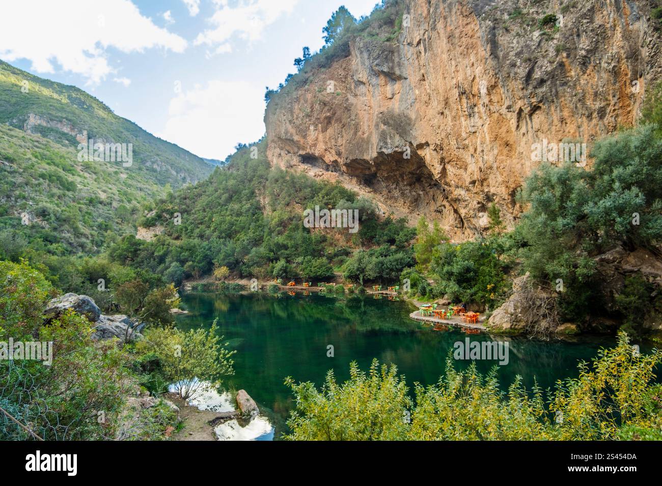 Splendide cascate Akchour a Chefchaouen, Marocco, Nord Africa Foto Stock