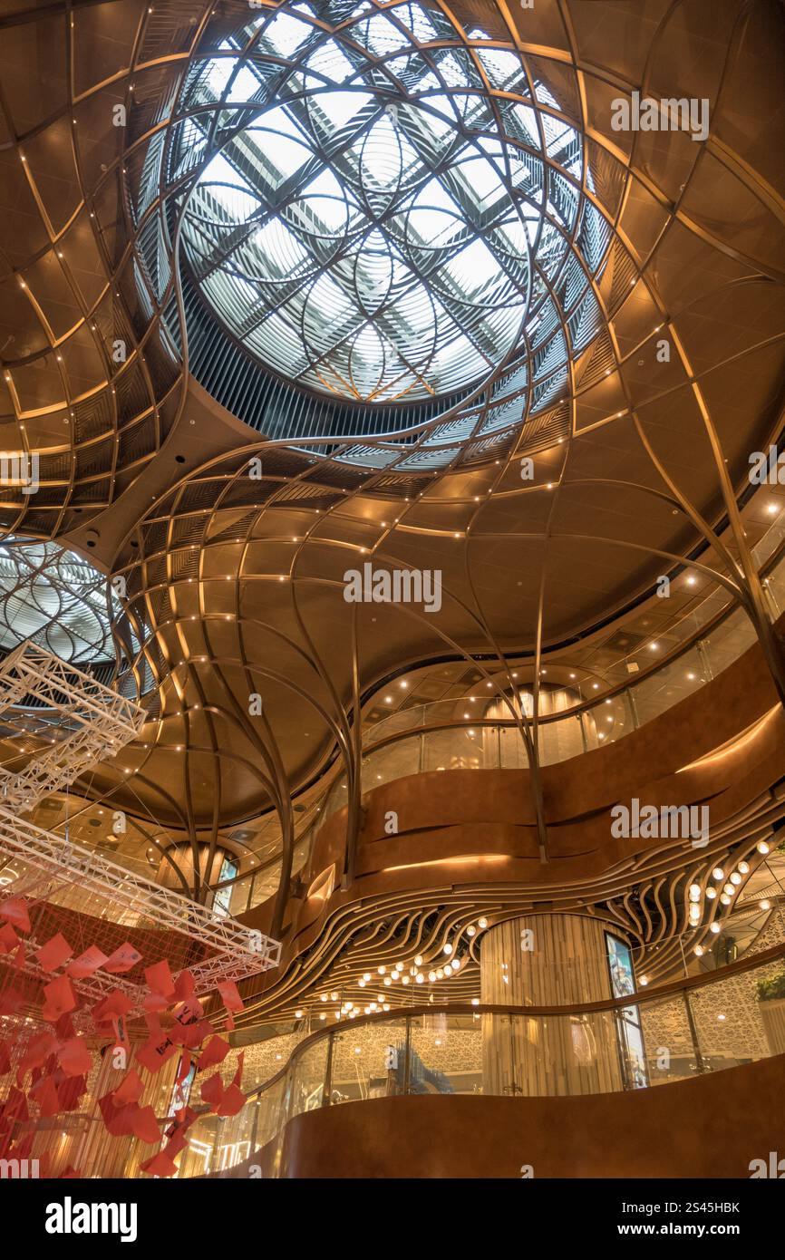 Design moderno degli interni con motivi geometrici al K11 MUSEA Hong Kong Foto Stock