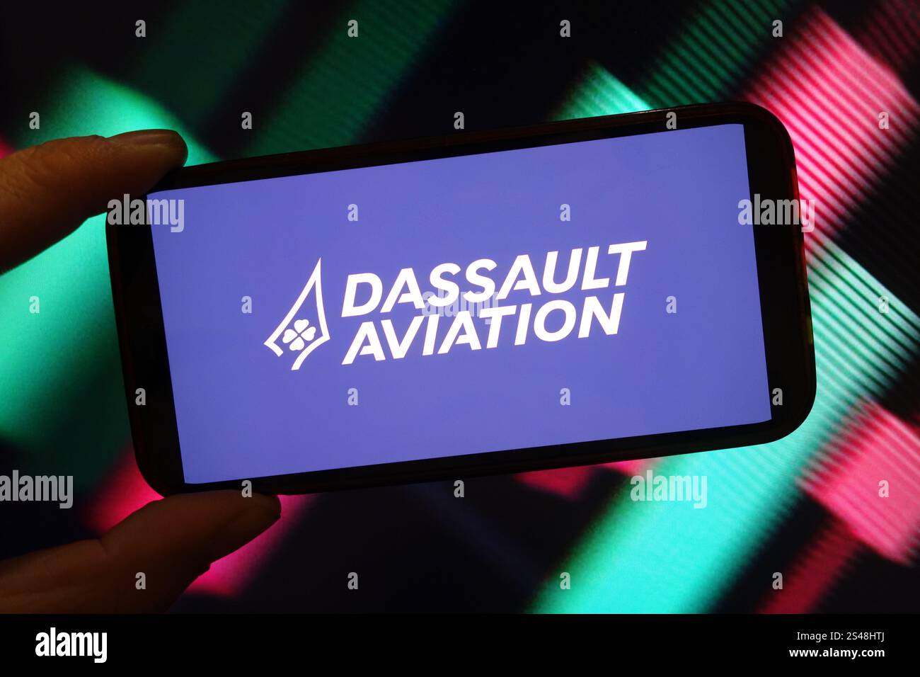 Polonia. 9 gennaio 2025. In questa immagine, il logo della società Dassault Aviation viene visualizzato sullo schermo di uno smartphone. (Foto di Piotr Swat/SOPA Images/Sipa USA) *** esclusivamente per notizie editoriali **** credito: SIPA USA/Alamy Live News Foto Stock