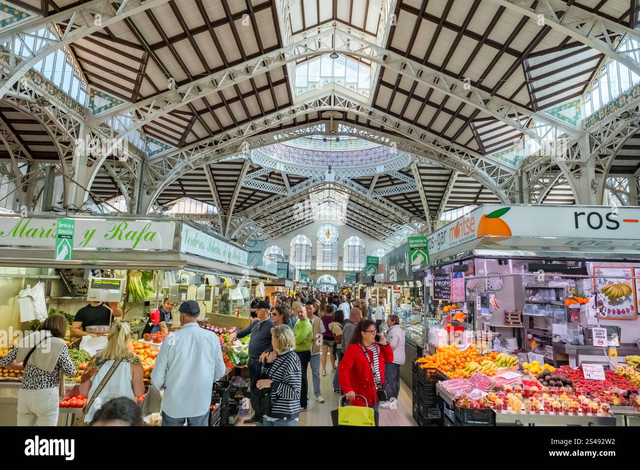 Vista interna del mercato centrale di Valencia, Spagna Foto Stock