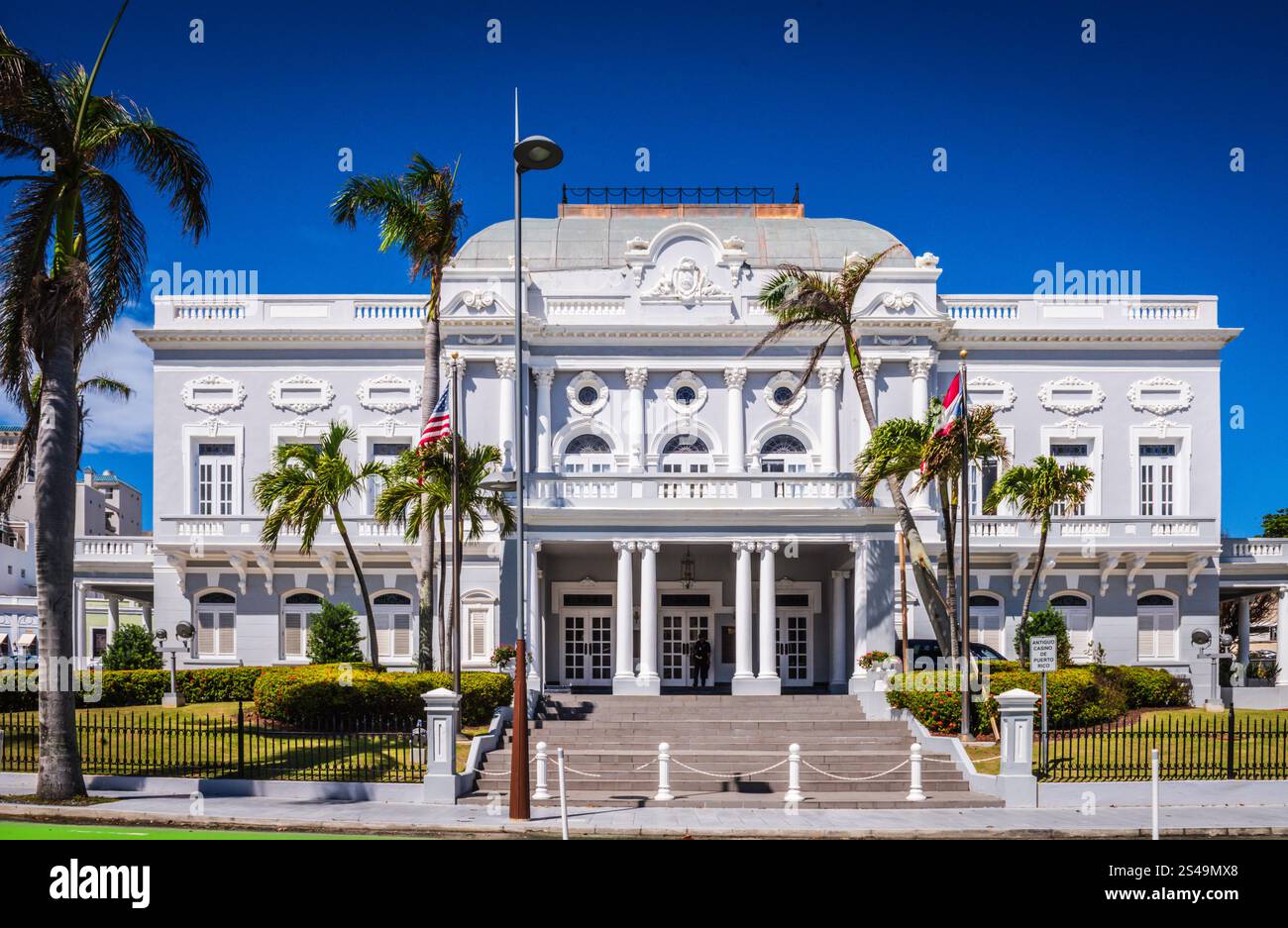 San Juan, Porto Rico - 26 febbraio 2018: L'Antiguo Casino de Puerto Rico è uno storico spazio per eventi Beaux Arts nella città vecchia di San Juan. Foto Stock