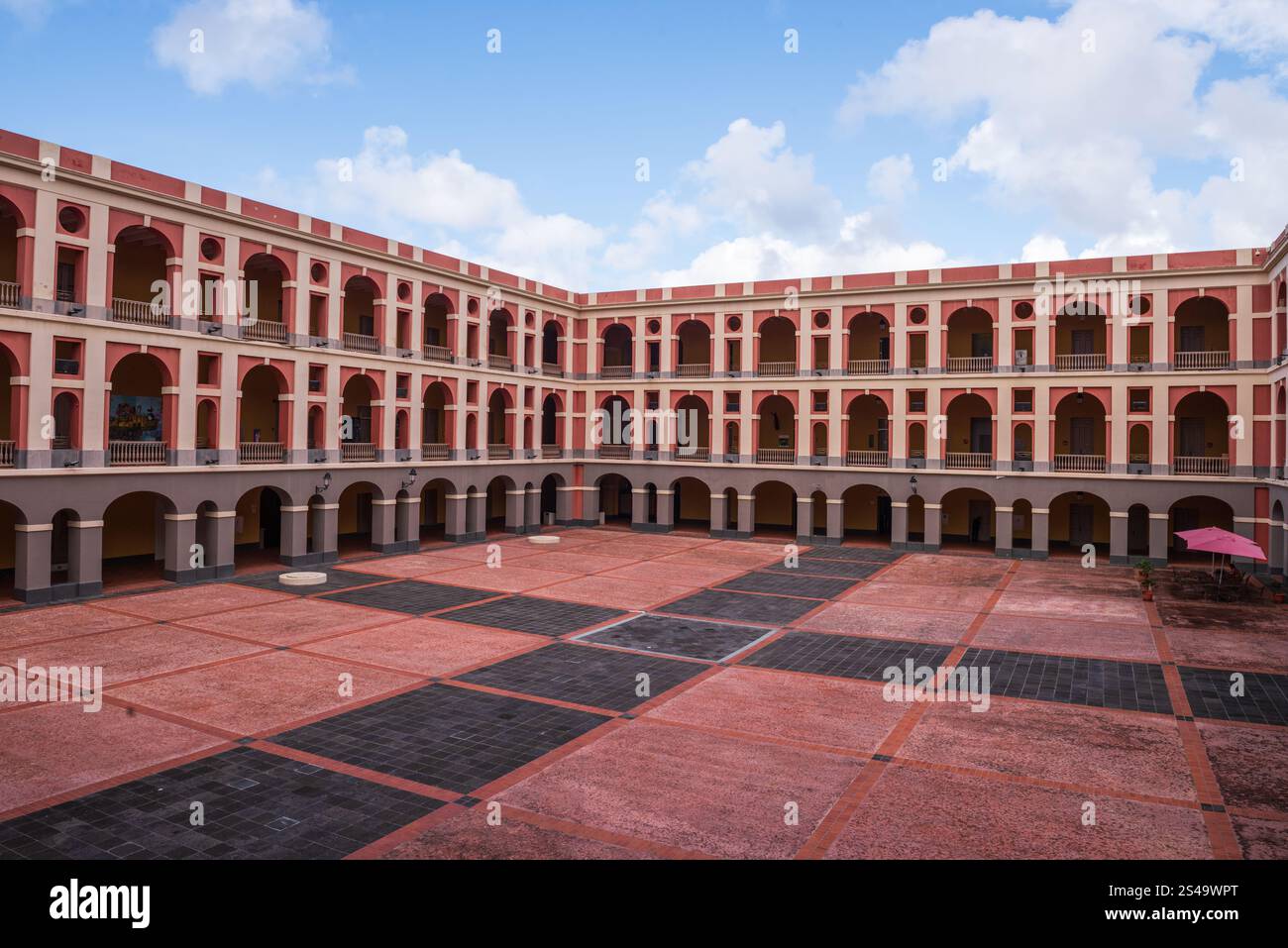 San Juan, Porto Rico - 28 febbraio 2018: Museo de Las Americas, è un museo che presenta collezioni di arte storica e moderna dell'America Latina. Foto Stock