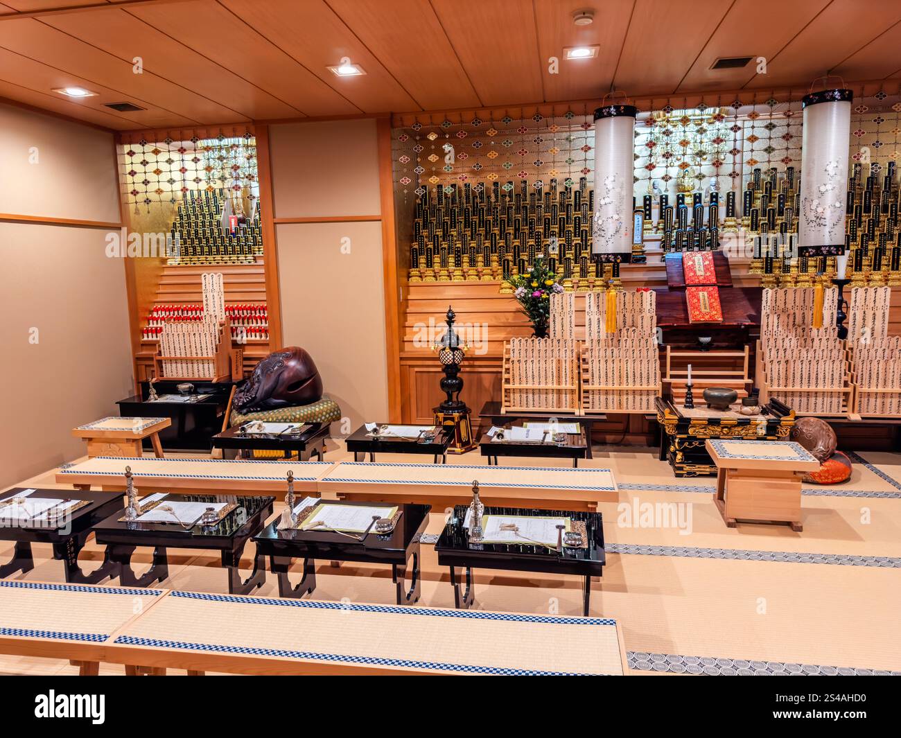 Fukagawa Fudou Do con 10000 piccole pagoda gorinto di cristallo nel quartiere di Koto, nella parte orientale di Tokyo, in Giappone Foto Stock