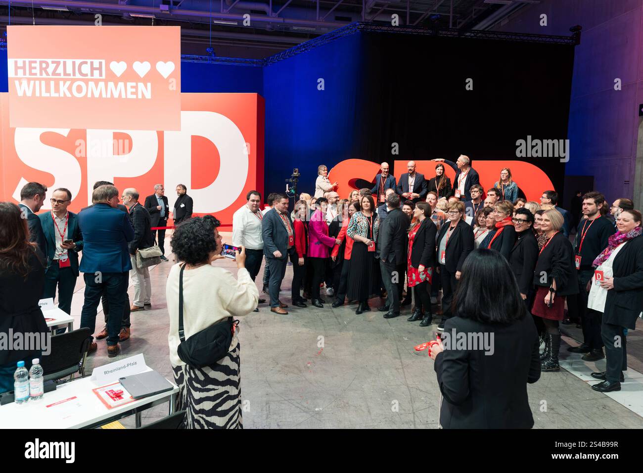 11.01.2025,Berlino,außerordentlicher Bundesparteitag der SPD im CityCube *** 11 01 2025,Berlino,Conferenza straordinaria del partito federale della SPD nella CityCube Foto Stock