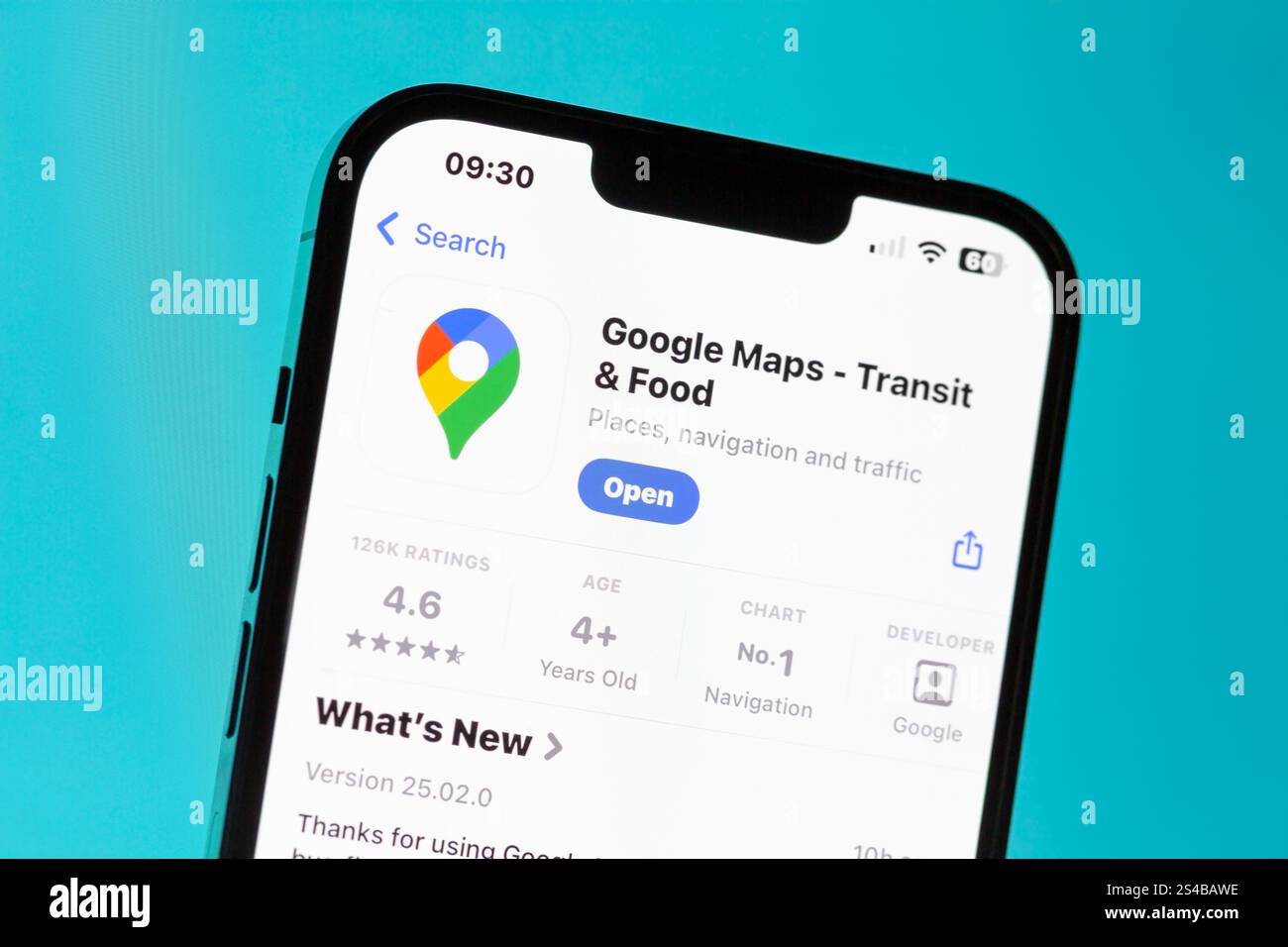 Ostersund, Svezia - 11 gennaio 2025. App Google Maps su uno smartphone. Google Maps è una piattaforma di web mapping e un'applicazione consumer offerta da Google. Foto Stock