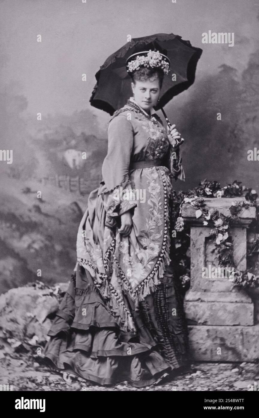 Jennie Hughes, una cantante e attrice di vaudeville serio-Comic, mezzosoprano inglese, attiva negli Stati Uniti durante la seconda metà del XIX secolo. Foto Stock
