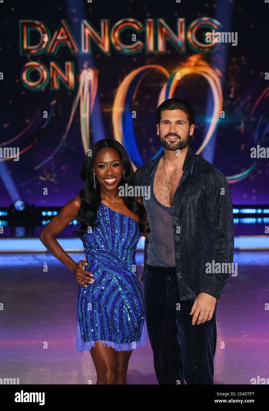 Vanessa James Amoros e Dan Edgar hanno visto durante una chiamata fotografica per "Dancing on Ice" 2025 agli ITV Studios Bovingdon a Hemel Hempstead. Foto Stock