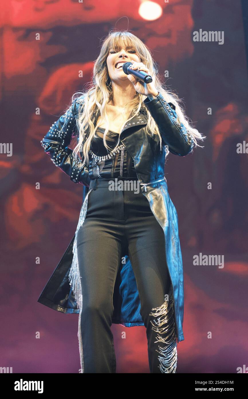 Madrid, Spagna. 11 gennaio 2025. La cantante Kany Garcia si esibisce alla Movistar Arena di Madrid l'11 gennaio 2025 Spagna Credit: SIPA USA/Alamy Live News Foto Stock