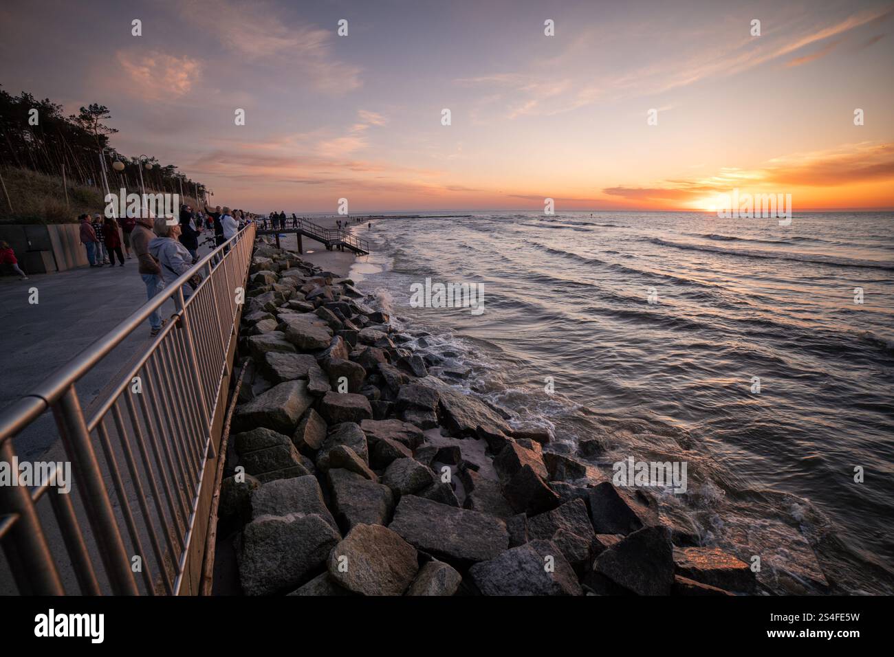 Passeggiata con vista del tramonto Foto Stock