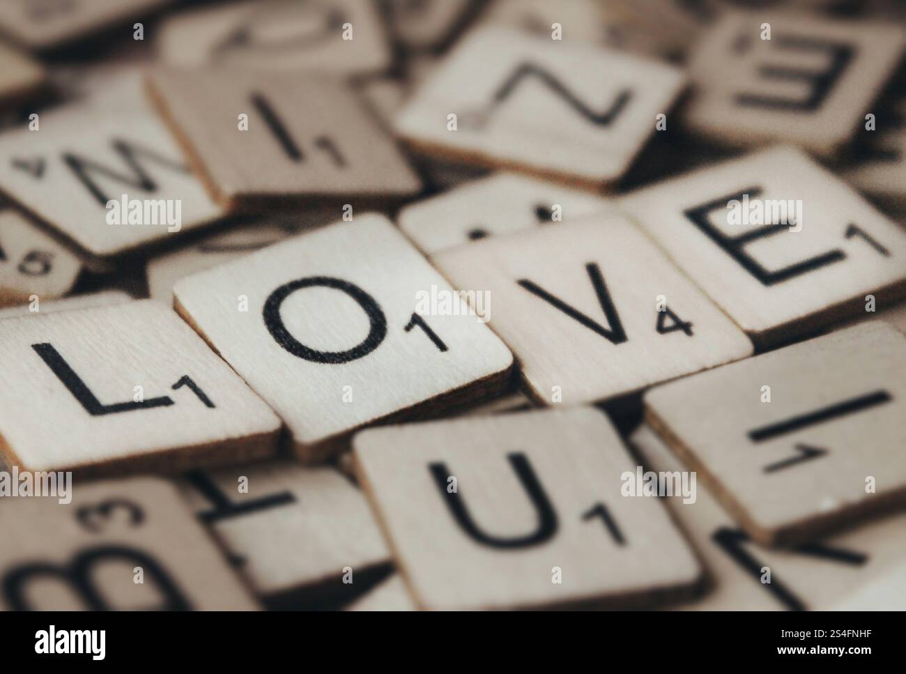 Ti amo con le piastrelle di Scrabble Foto Stock