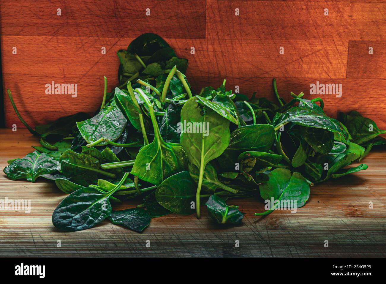 Spinaci verdi scuri. Foto Stock
