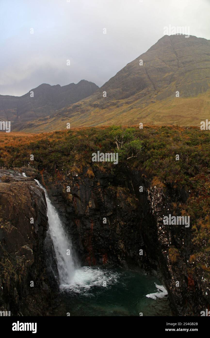 Piscine fatate e montagne Cuillin, Isola di Skye Foto Stock