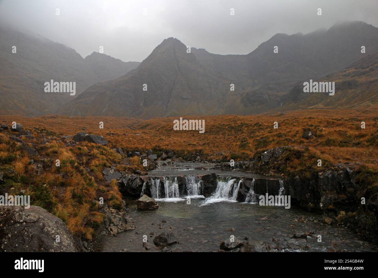 Piscine fatate e montagne Cuillin, Isola di Skye Foto Stock