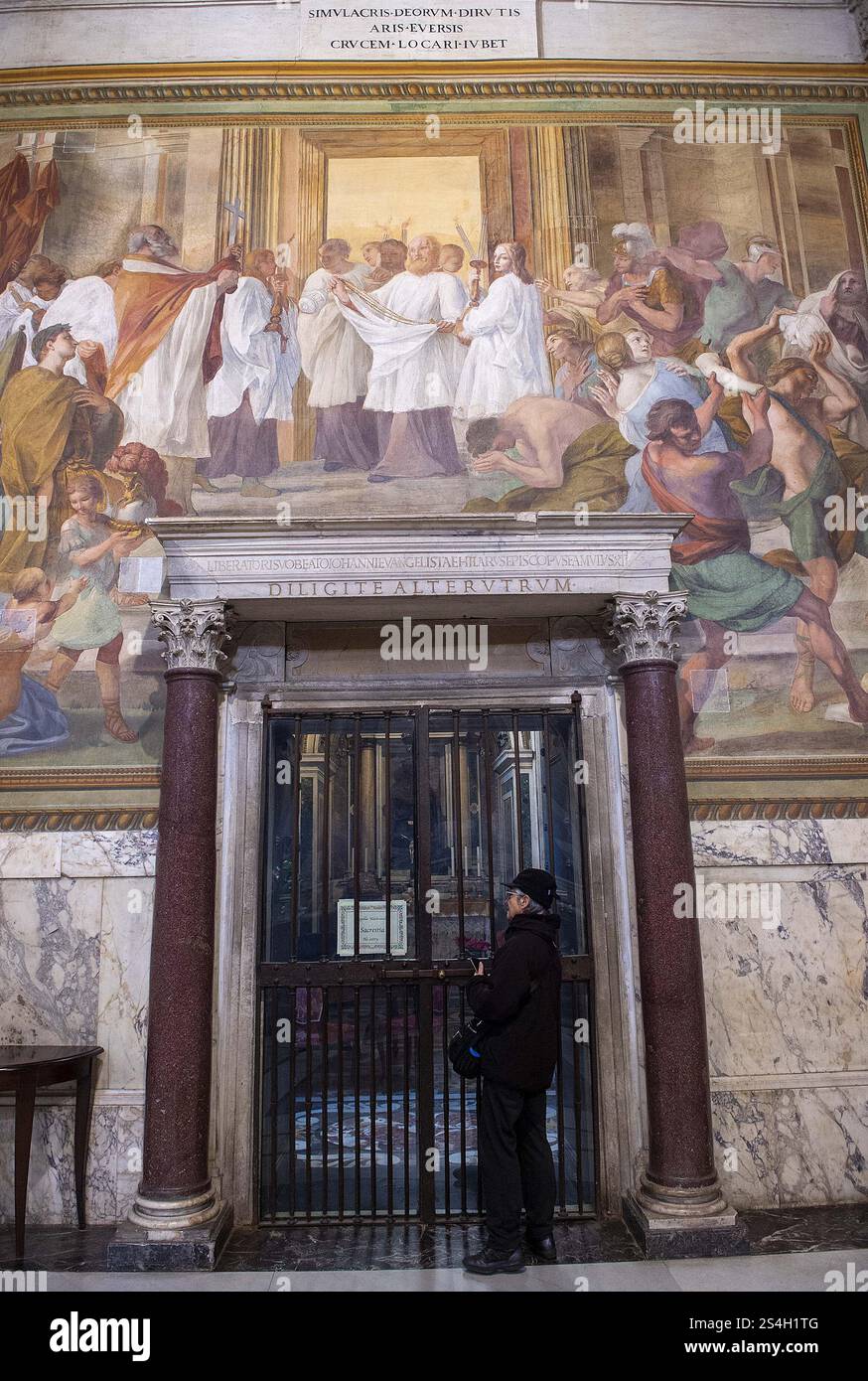 Roma, Italia. 12 gennaio 2025. **NO LIBRI** Italia, Roma, 2025/1/12. Battistero di San Giovanni in Laterano a Roma . Fotografia di ALESSIA GIULIANI / Catholic Press Photo Credit: Agenzia fotografica indipendente / Alamy Live News Foto Stock