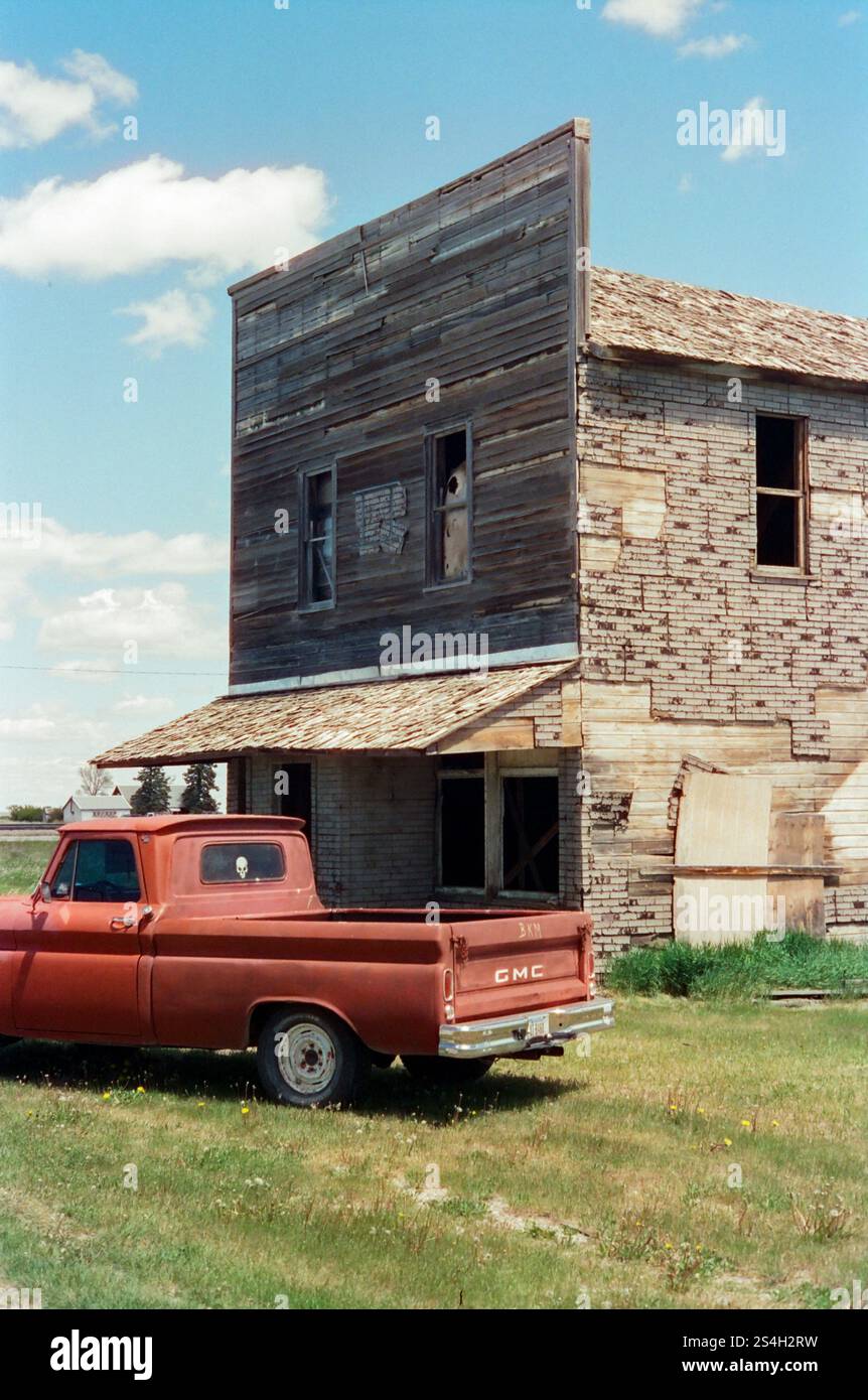 Una piccola città nel Montana rurale, U.S.A., che sembra sia rimasta bloccata nel tempo mentre il resto del paese marciava in avanti. Foto Stock